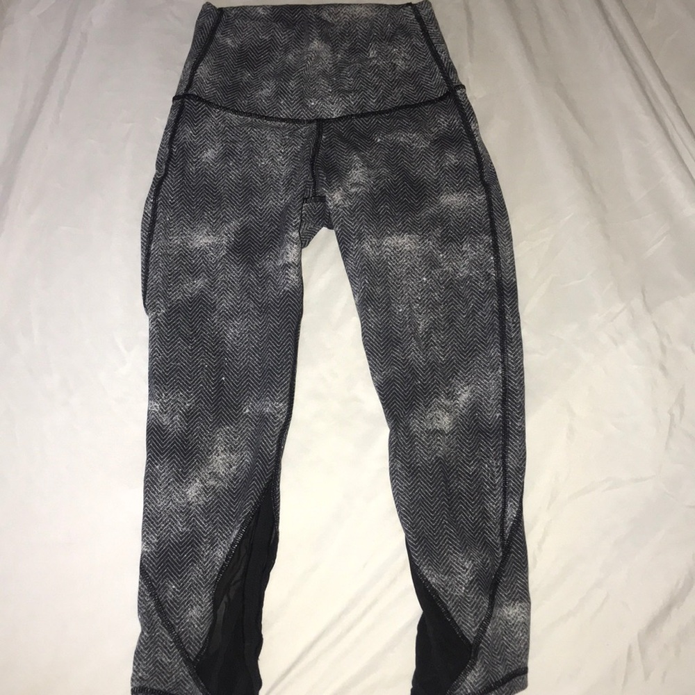 LULU LEMMON LEGGINGS